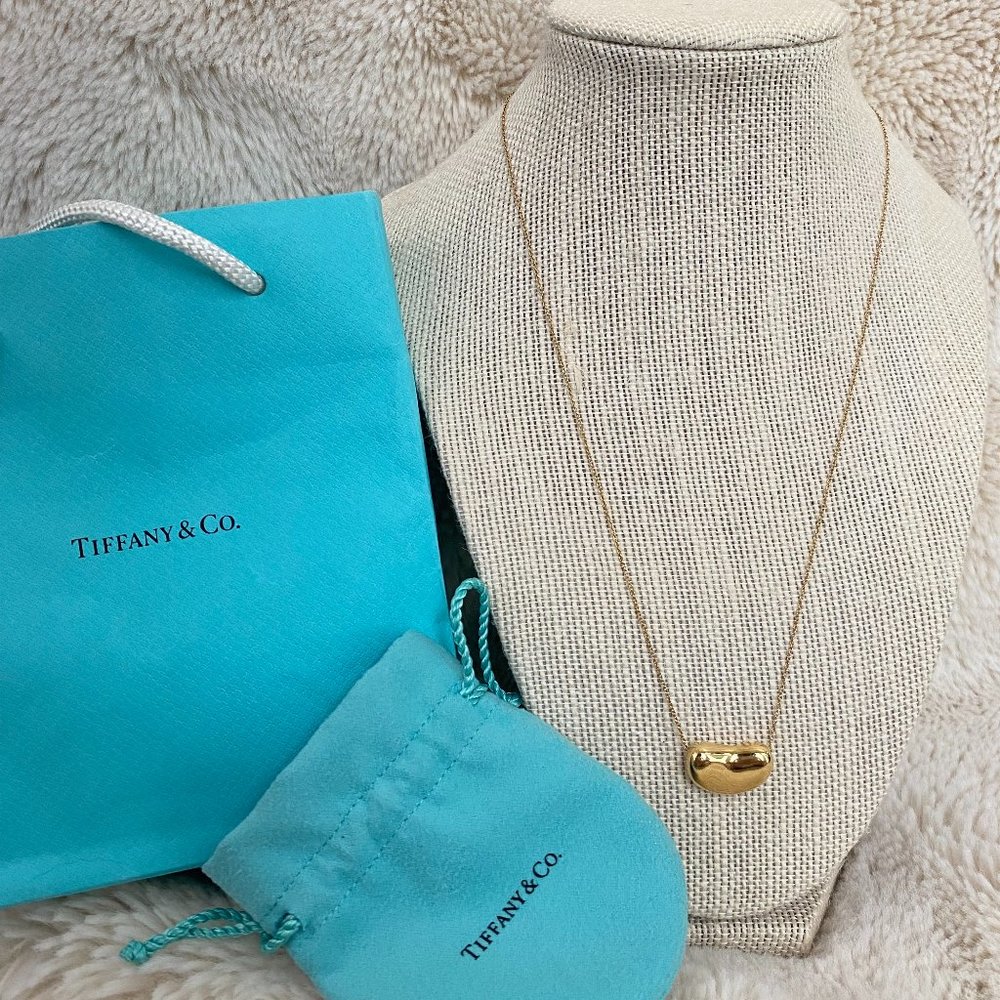 Original Bean design Copyrighted by Elsa Peretti for Tiffany & Co on 18KG chain